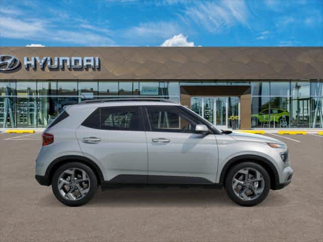 2025 Hyundai Venue SEL - Photo 7