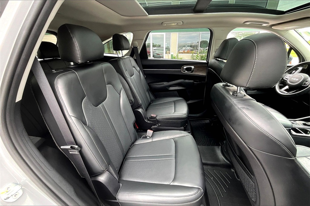 2022 Kia Sorento X-Line EX - Photo 16