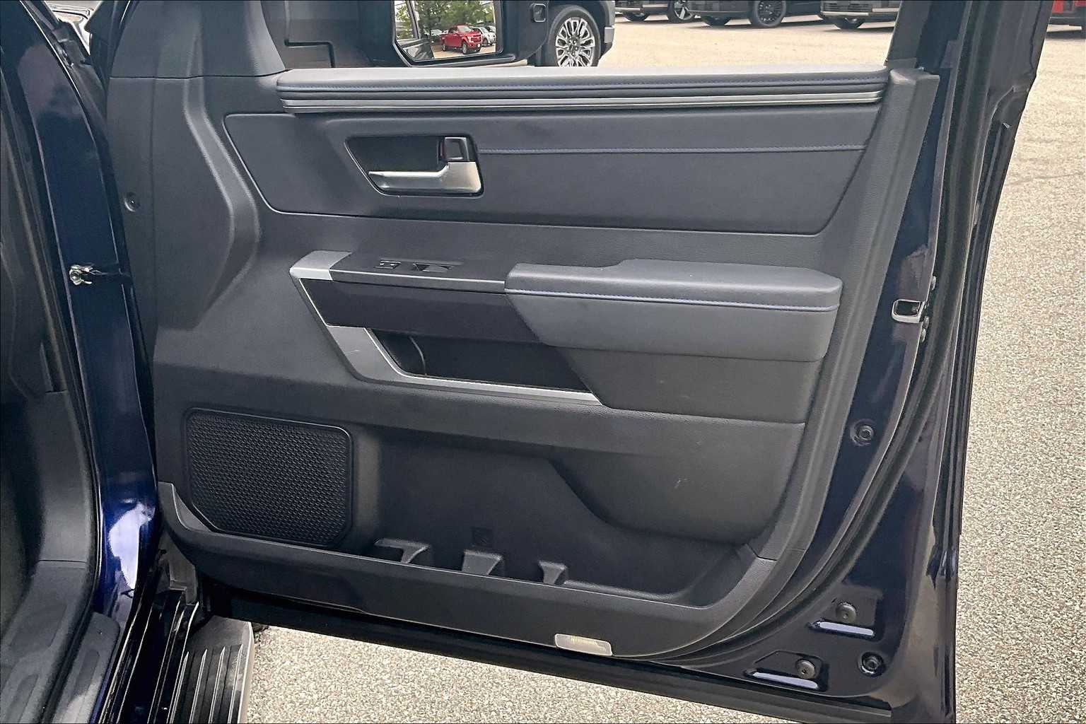 2023 Toyota Sequoia Platinum - Photo 12