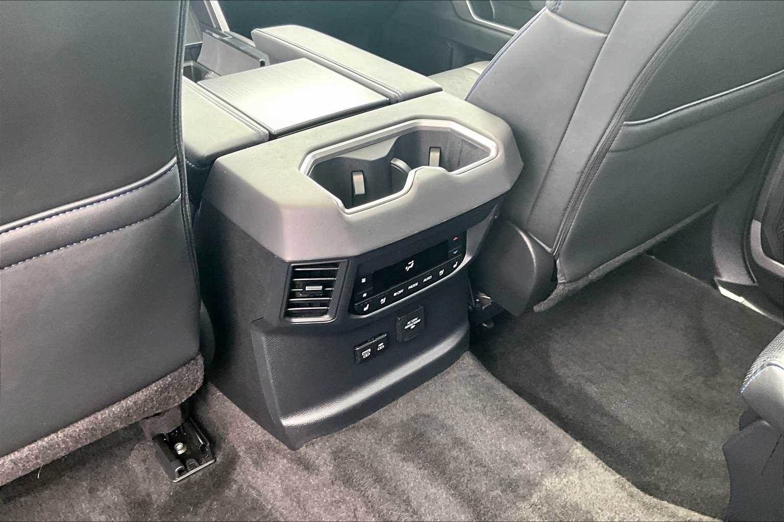 2023 Toyota Sequoia Platinum - Photo 26