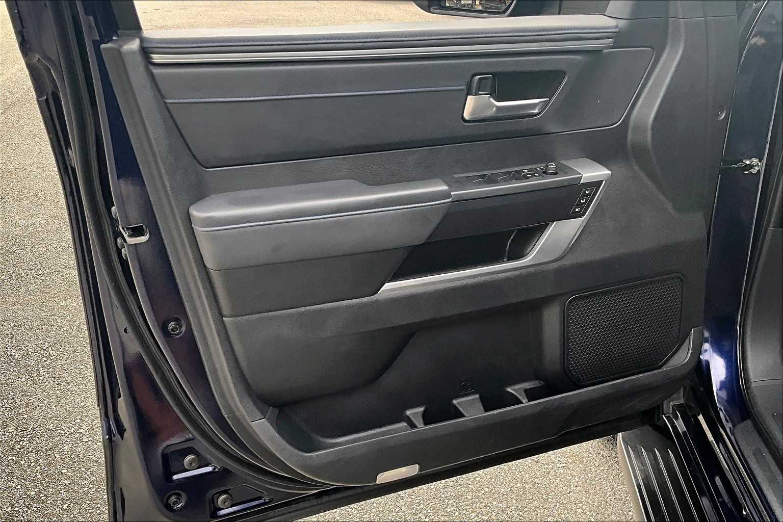 2023 Toyota Sequoia Platinum - Photo 9
