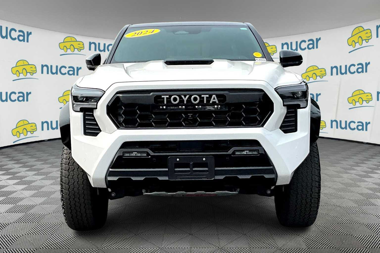 2024 Toyota Tacoma TRD Pro Hybrid - Photo 2