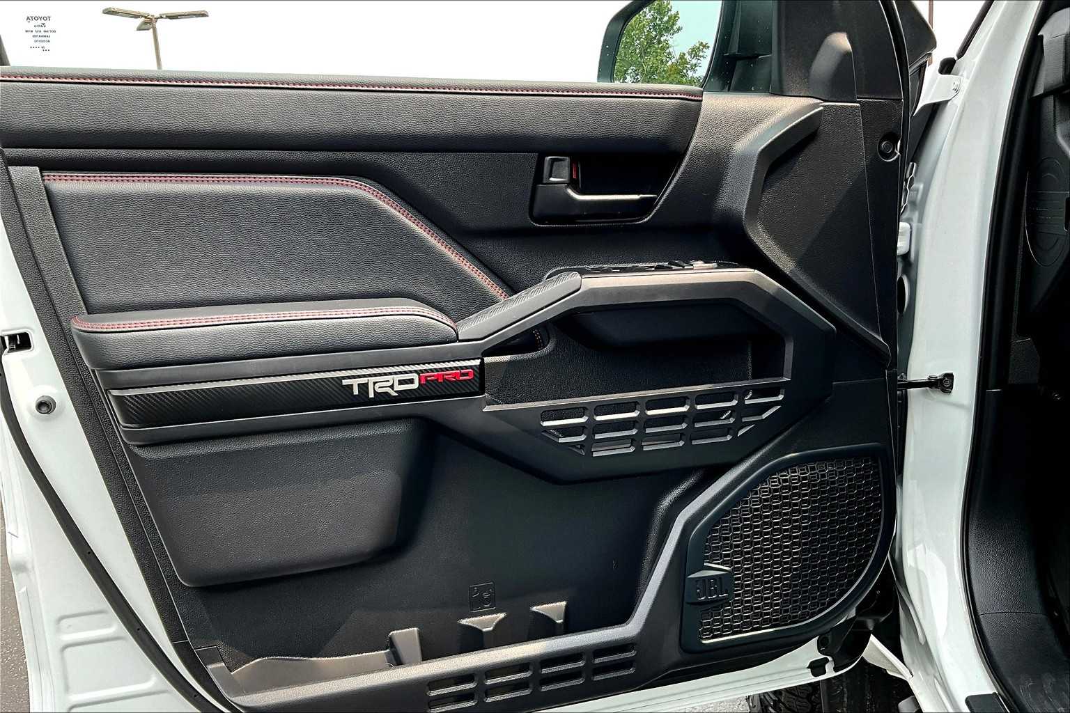 2024 Toyota Tacoma TRD Pro Hybrid - Photo 9