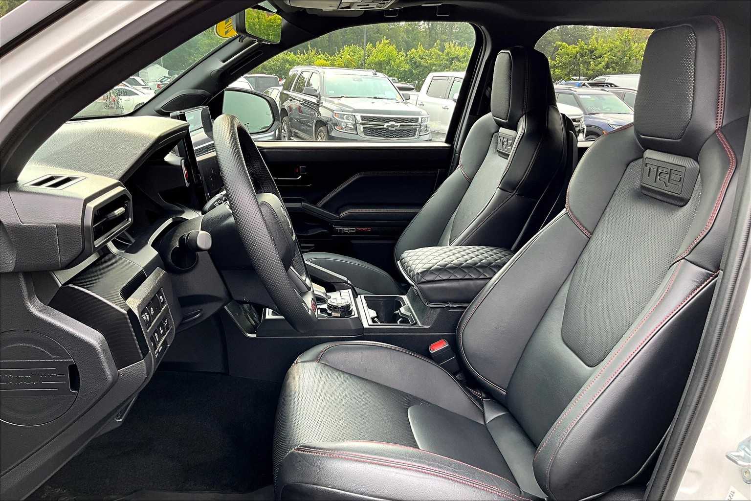 2024 Toyota Tacoma TRD Pro Hybrid - Photo 10