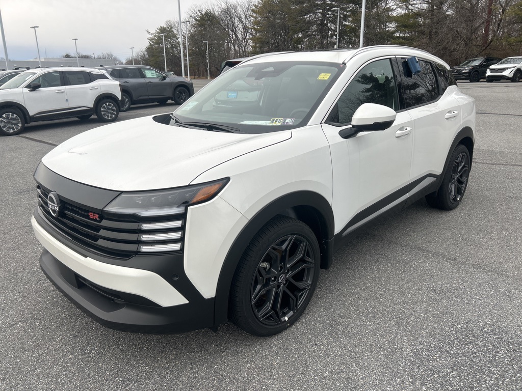 2025 Nissan Kicks SR