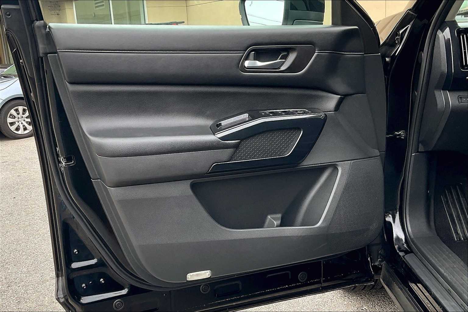 2022 Nissan Pathfinder SV - Photo 9