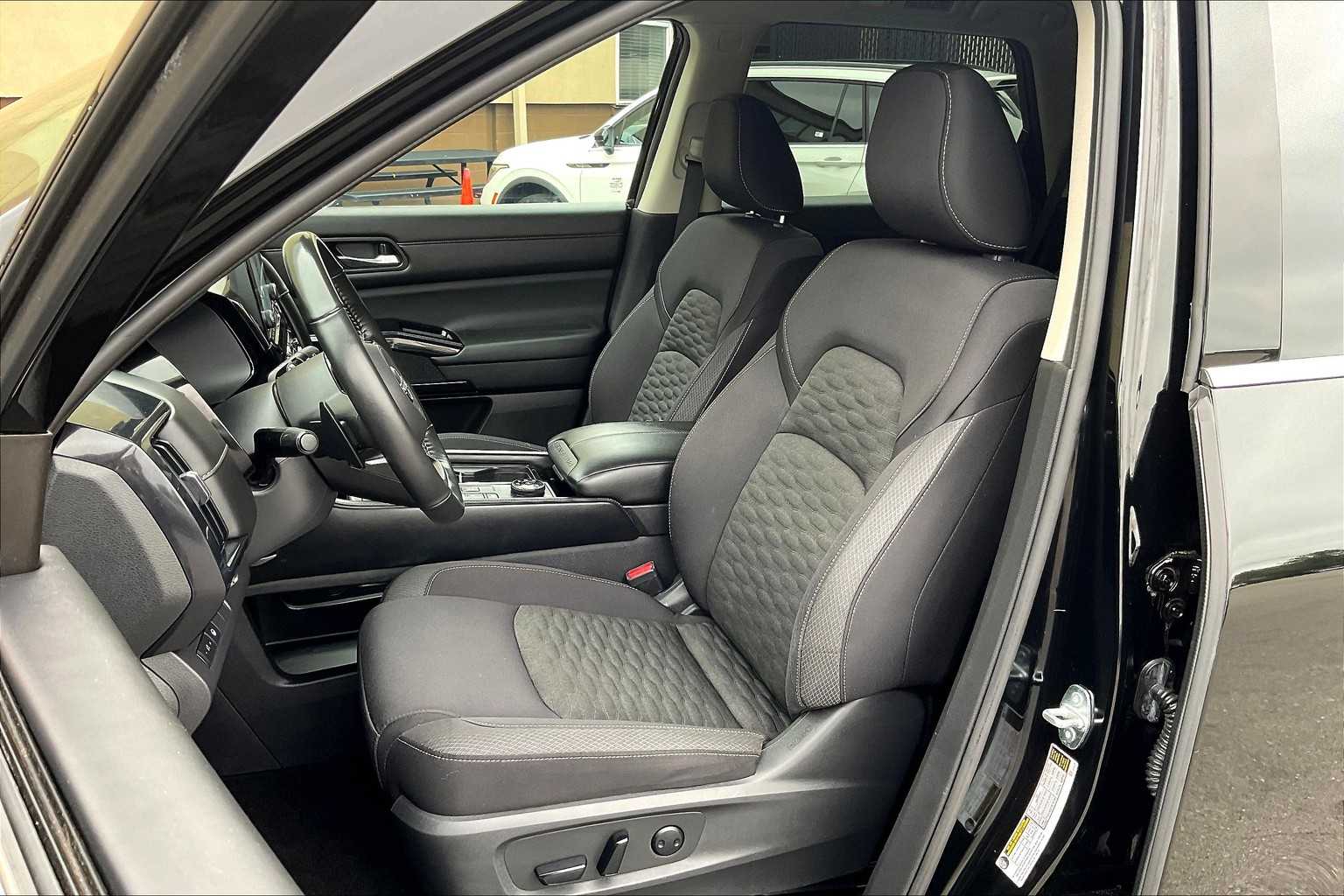 2022 Nissan Pathfinder SV - Photo 10