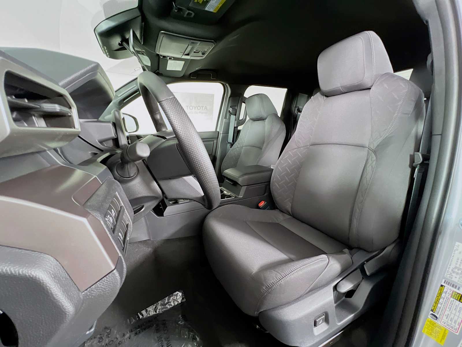 2025 Toyota Tacoma SR5 - Photo 12