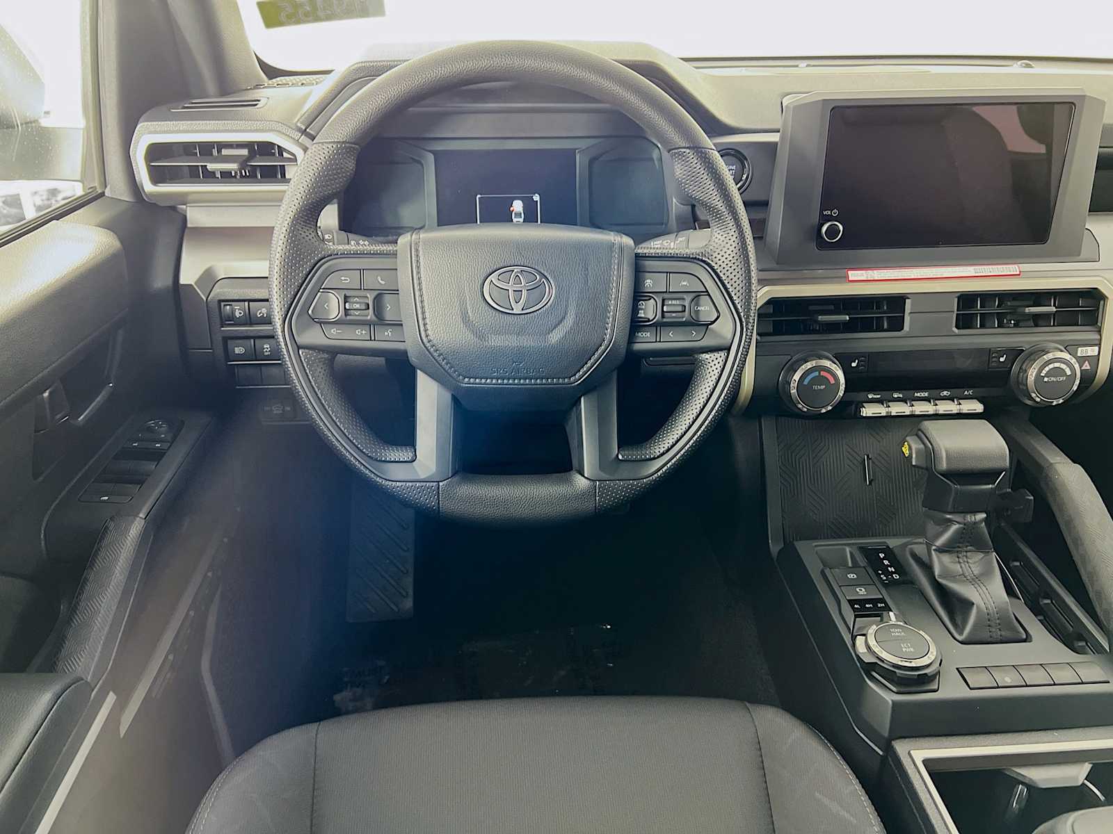 2025 Toyota Tacoma SR5 - Photo 14