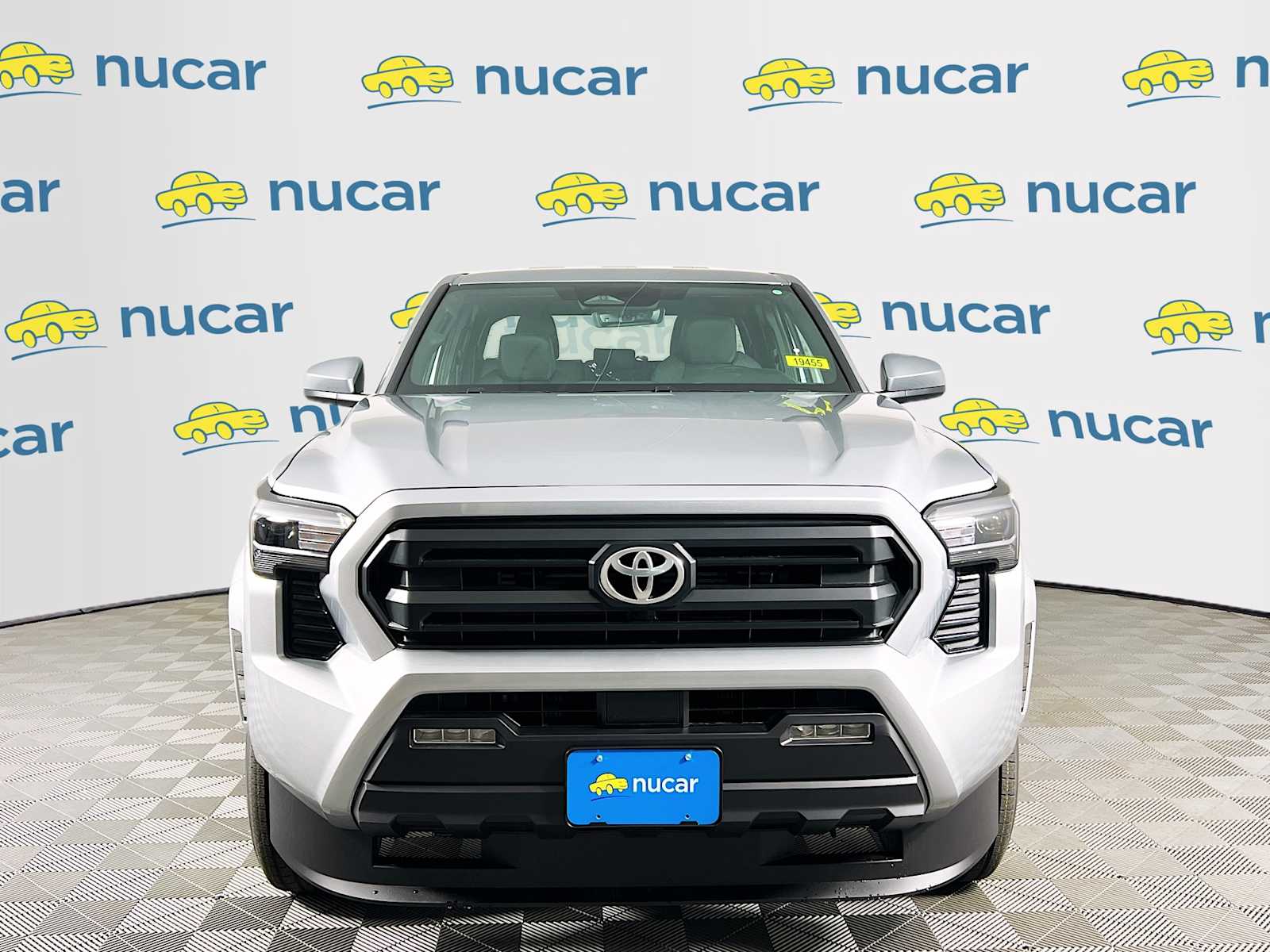 2025 Toyota Tacoma SR5 - Photo 2