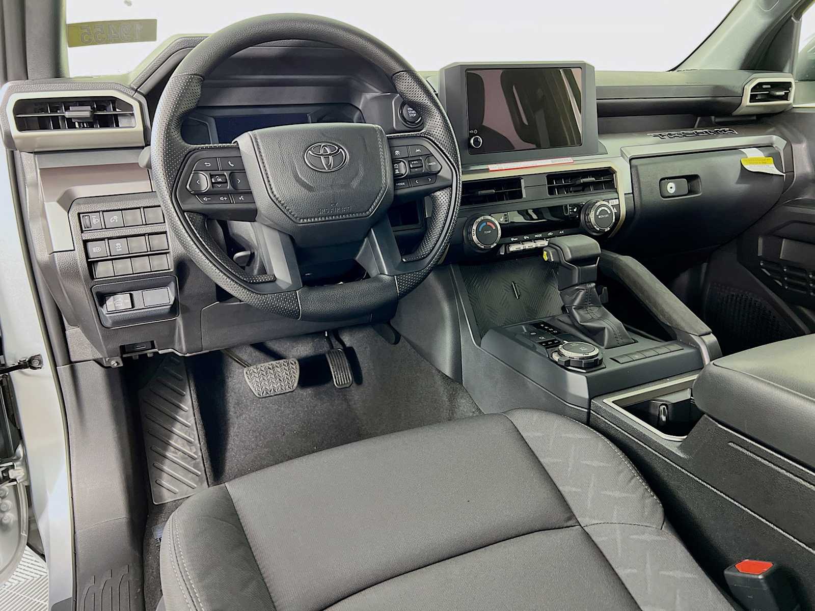 2025 Toyota Tacoma SR5 - Photo 6
