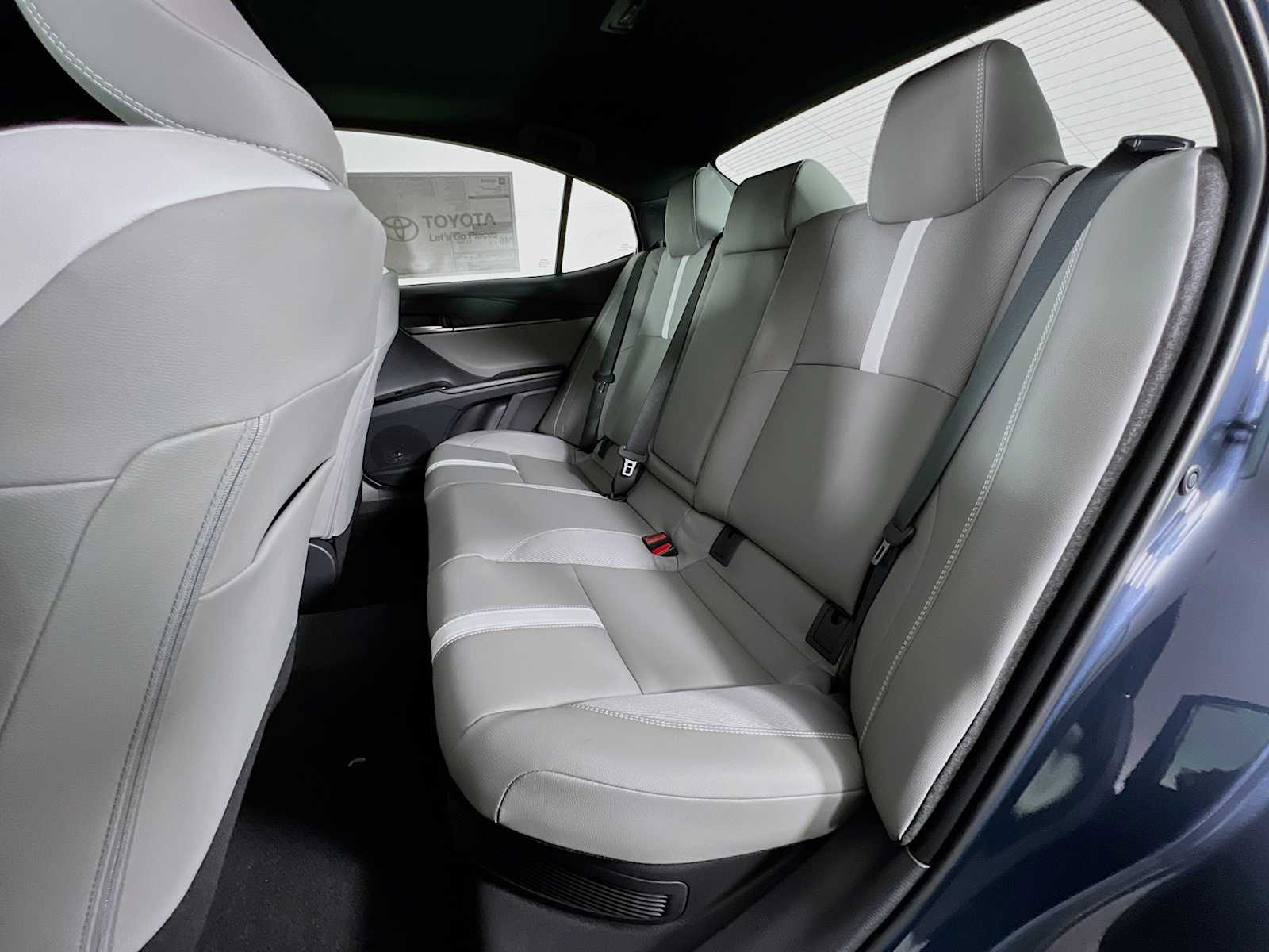 2026 Toyota Camry SE - Photo 13