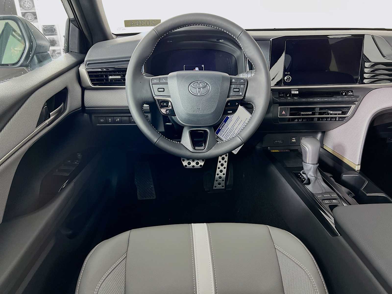 2026 Toyota Camry SE - Photo 15