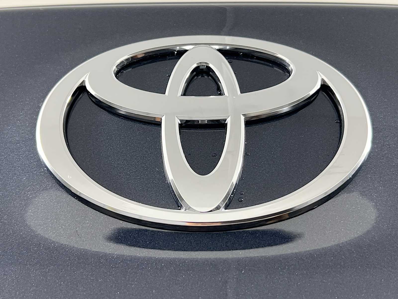 2026 Toyota Camry SE - Photo 18
