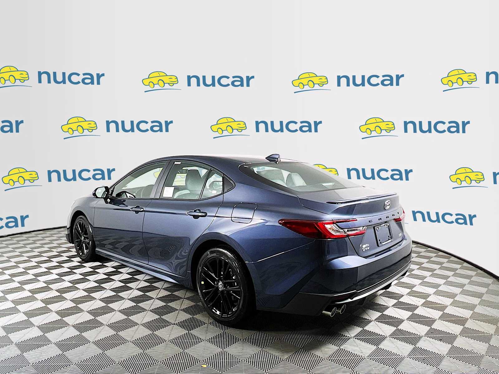2026 Toyota Camry SE - Photo 4