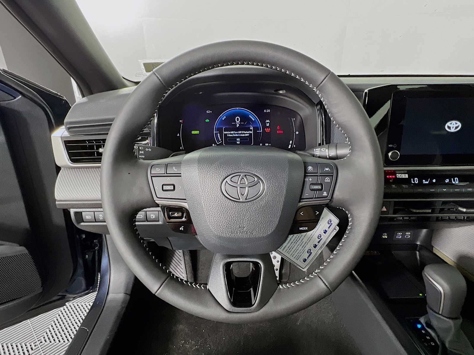 2026 Toyota Camry SE - Photo 7