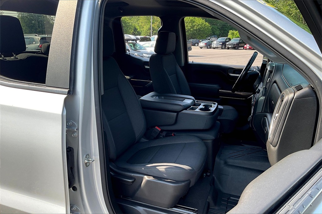 2019 Chevrolet Silverado 1500 RST - Photo 11