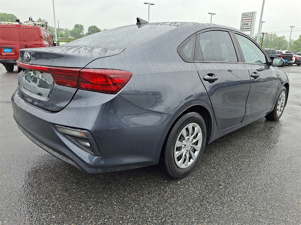 2021 Kia Forte FE - Photo 7