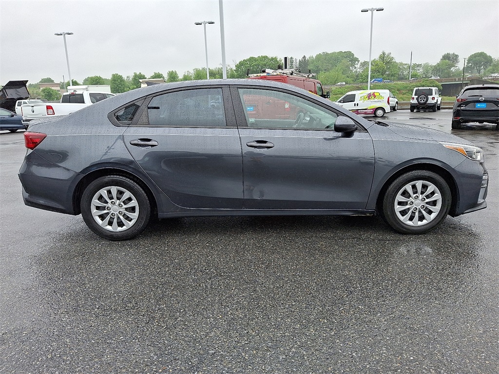 2021 Kia Forte FE - Photo 8