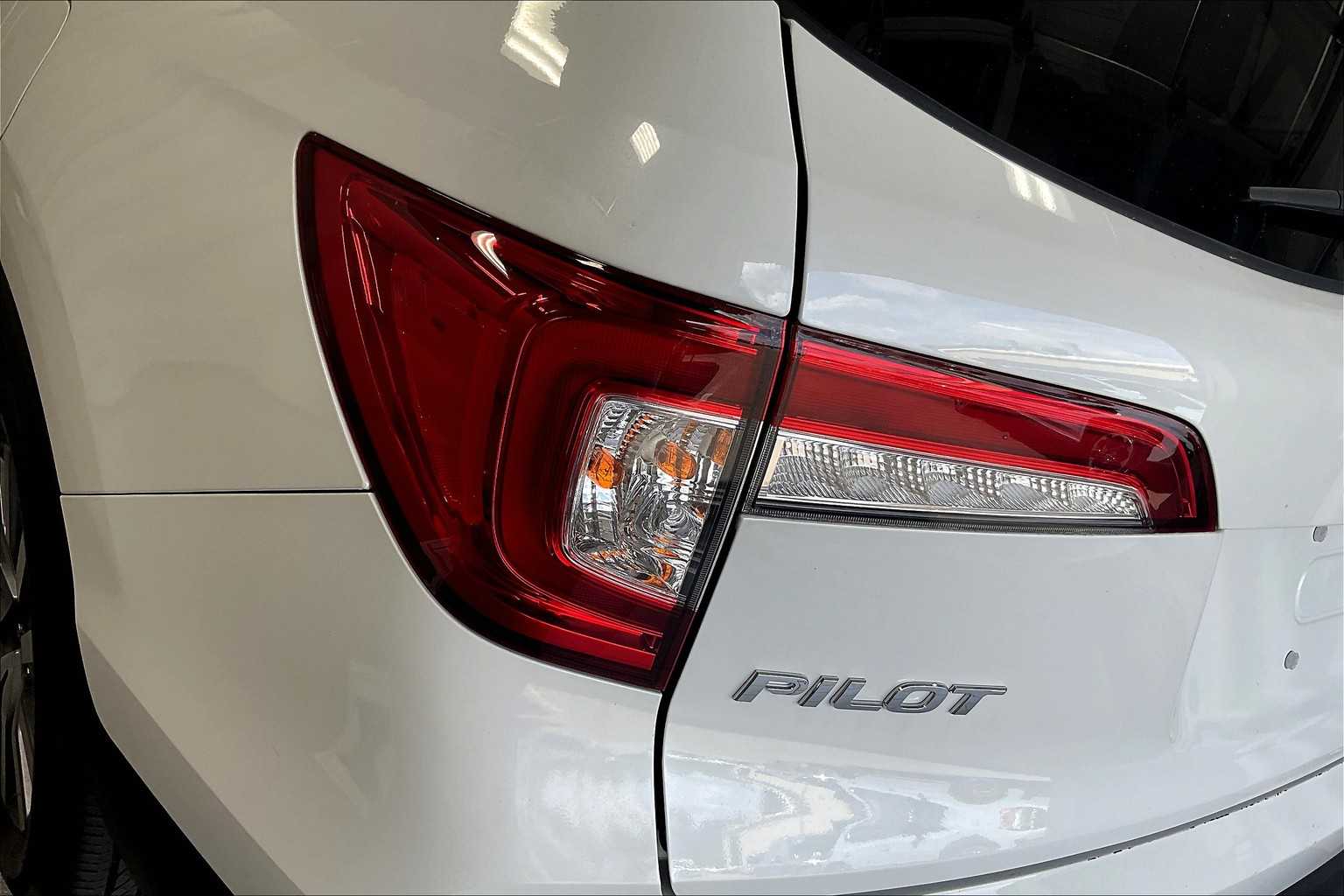 2022 Honda Pilot EX-L - Photo 35