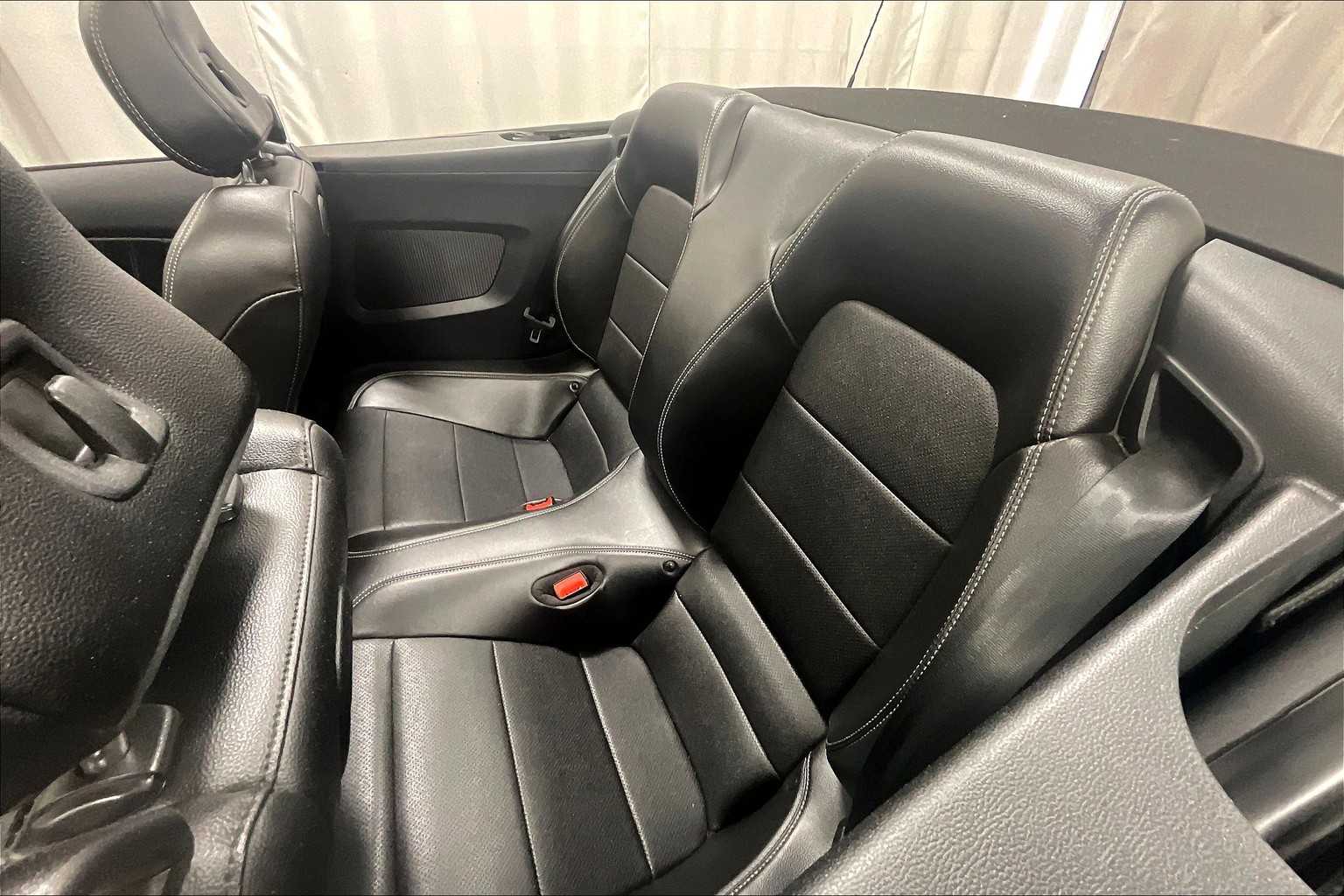 2020 Ford Mustang EcoBoost Premium - Photo 15