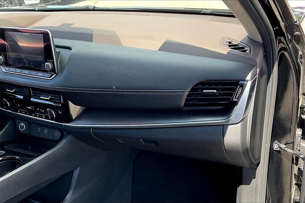 2022 Nissan Rogue SV - Photo 12