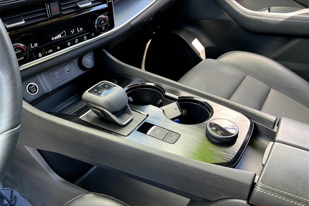 2022 Nissan Rogue SV - Photo 19