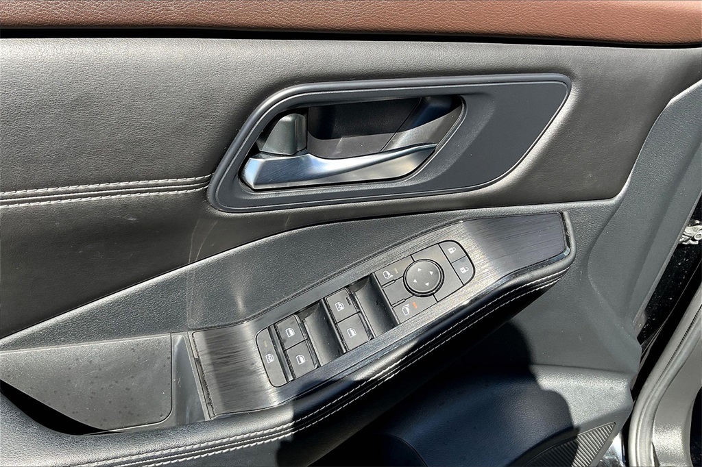 2022 Nissan Rogue SV - Photo 39