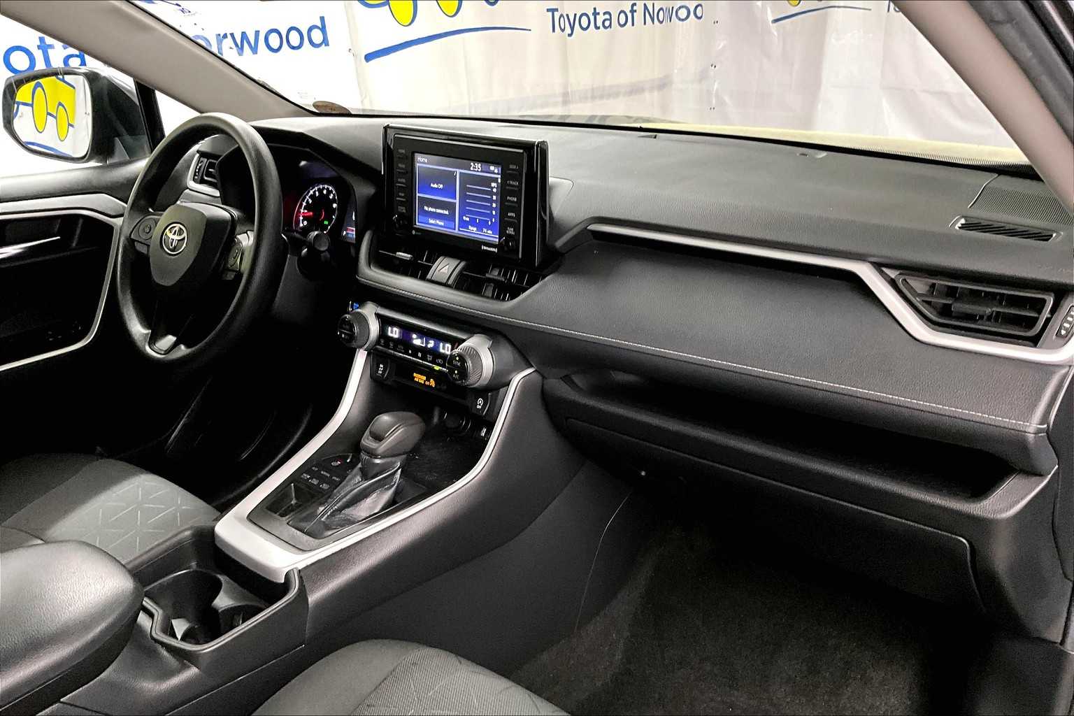 2021 Toyota RAV4 XLE - Photo 14