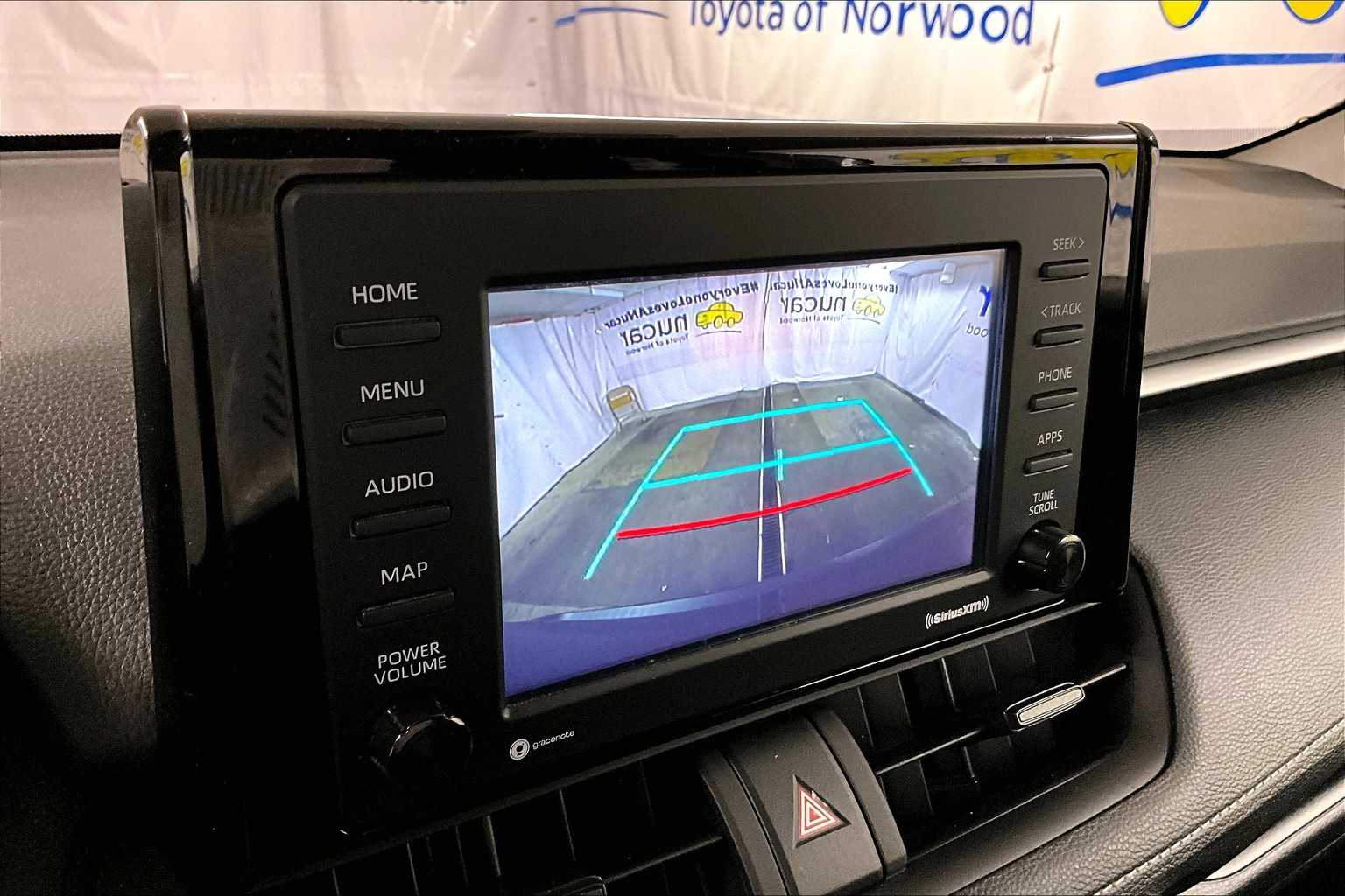 2021 Toyota RAV4 XLE - Photo 19