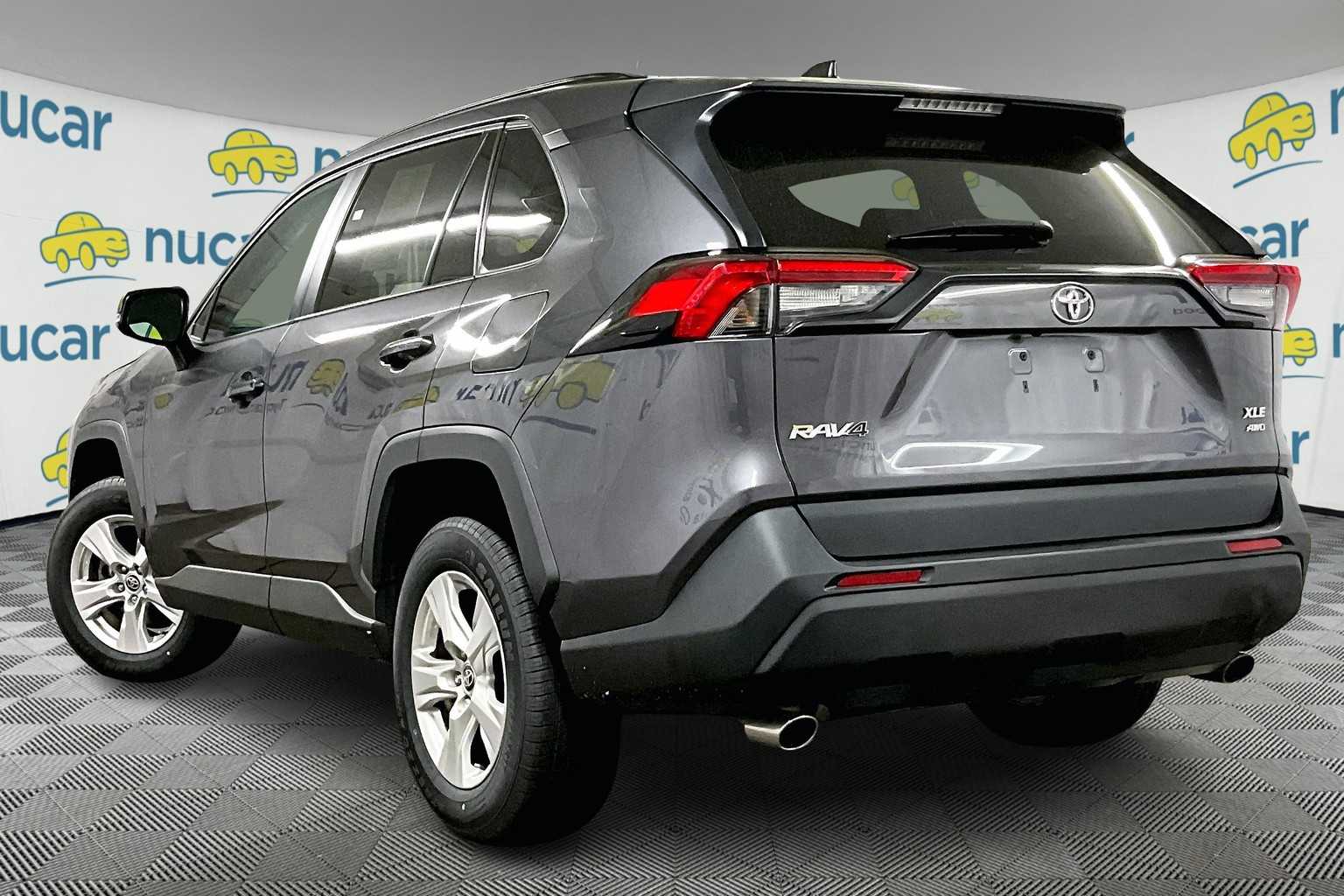 2021 Toyota RAV4 XLE - Photo 4