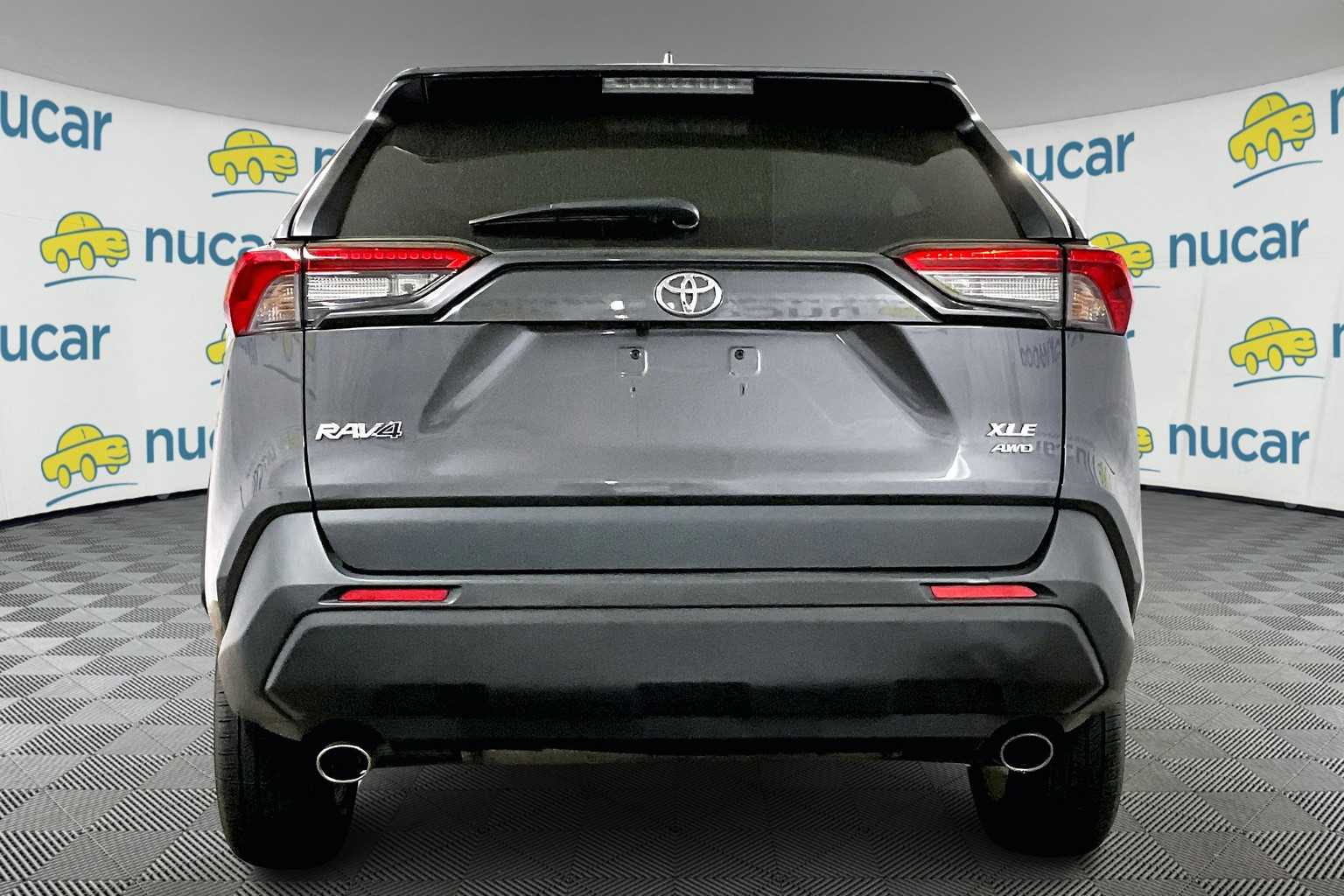 2021 Toyota RAV4 XLE - Photo 5