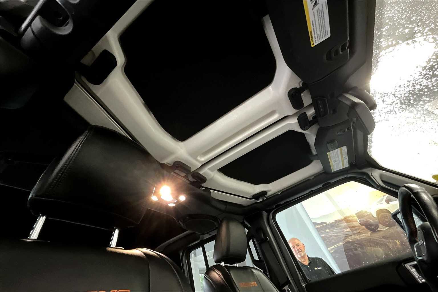 2021 Jeep Gladiator Mojave - Photo 22