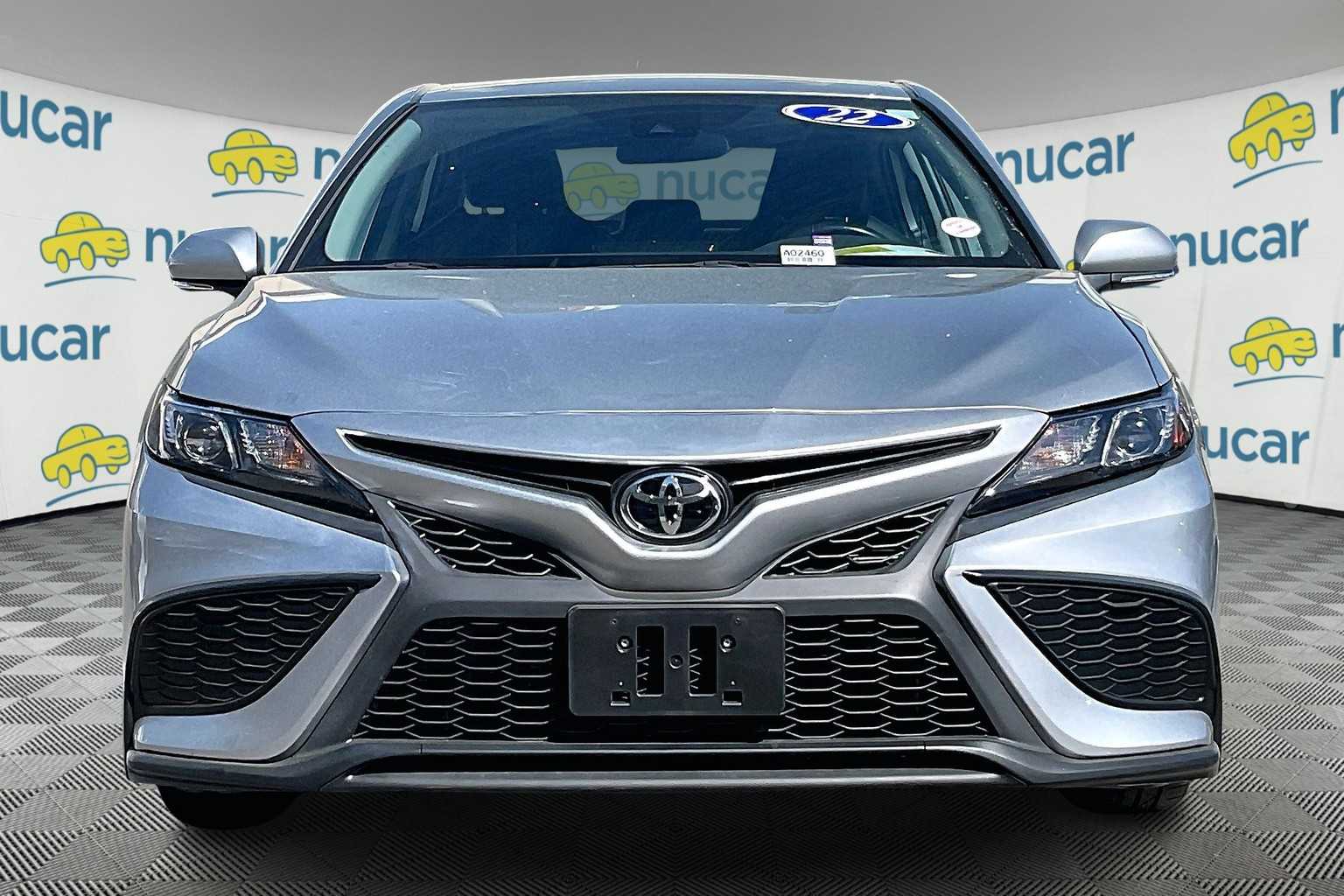 2022 Toyota Camry SE - Photo 2