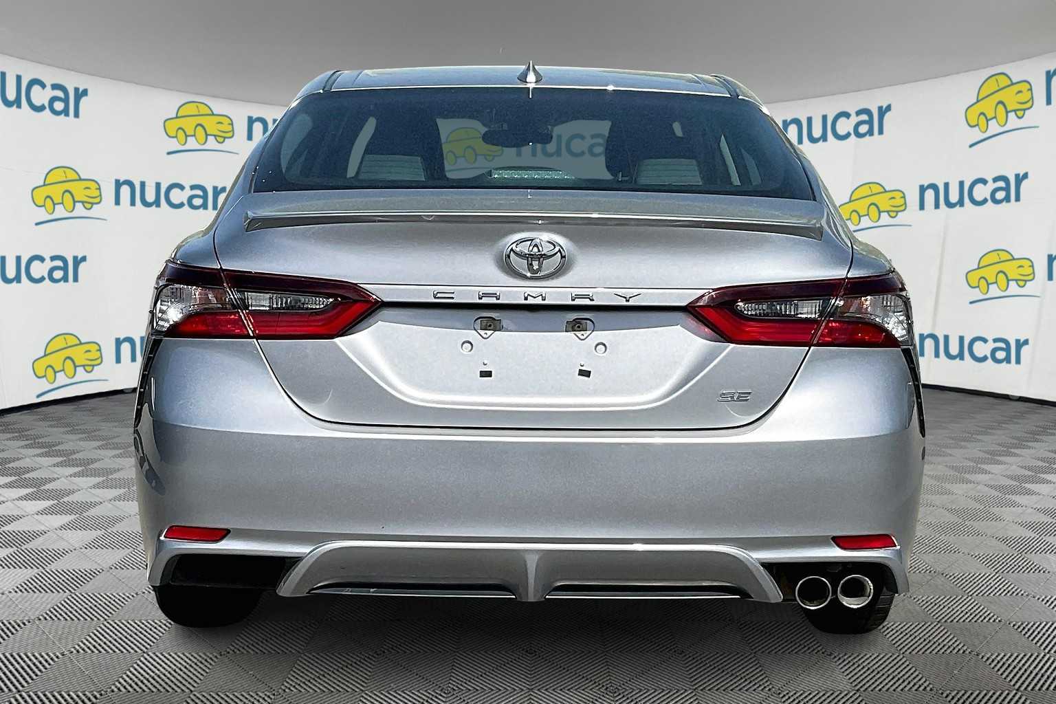 2022 Toyota Camry SE - Photo 5
