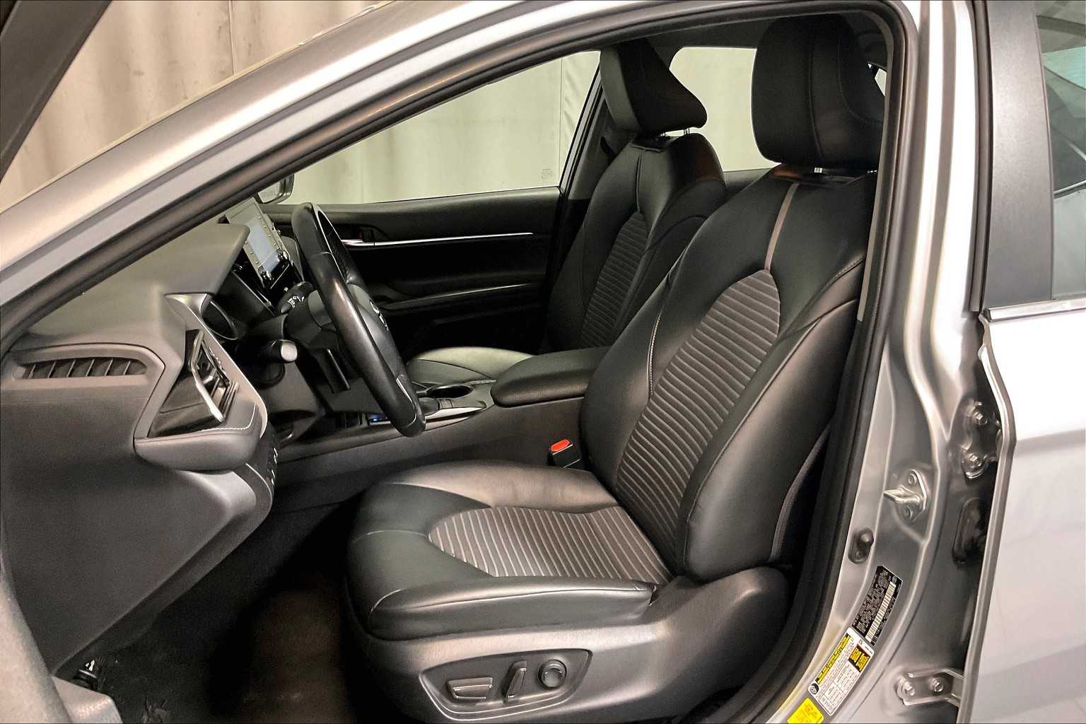 2022 Toyota Camry SE - Photo 10