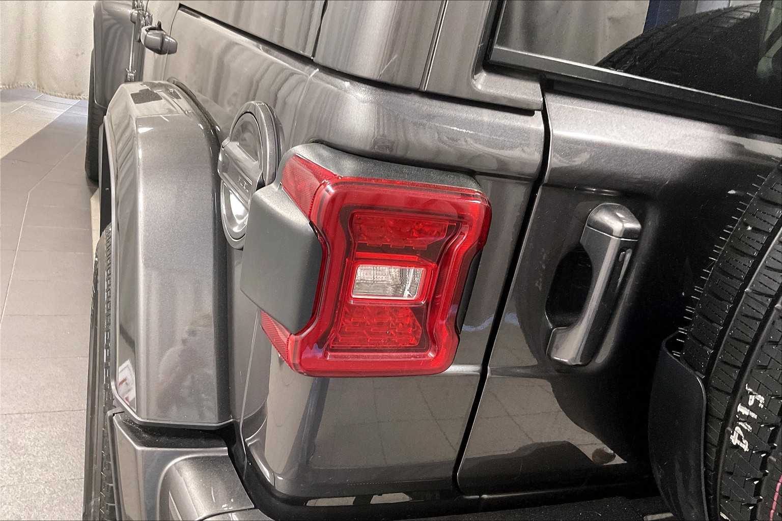 2021 Jeep Wrangler Unlimited Sahara High Altitude - Photo 32