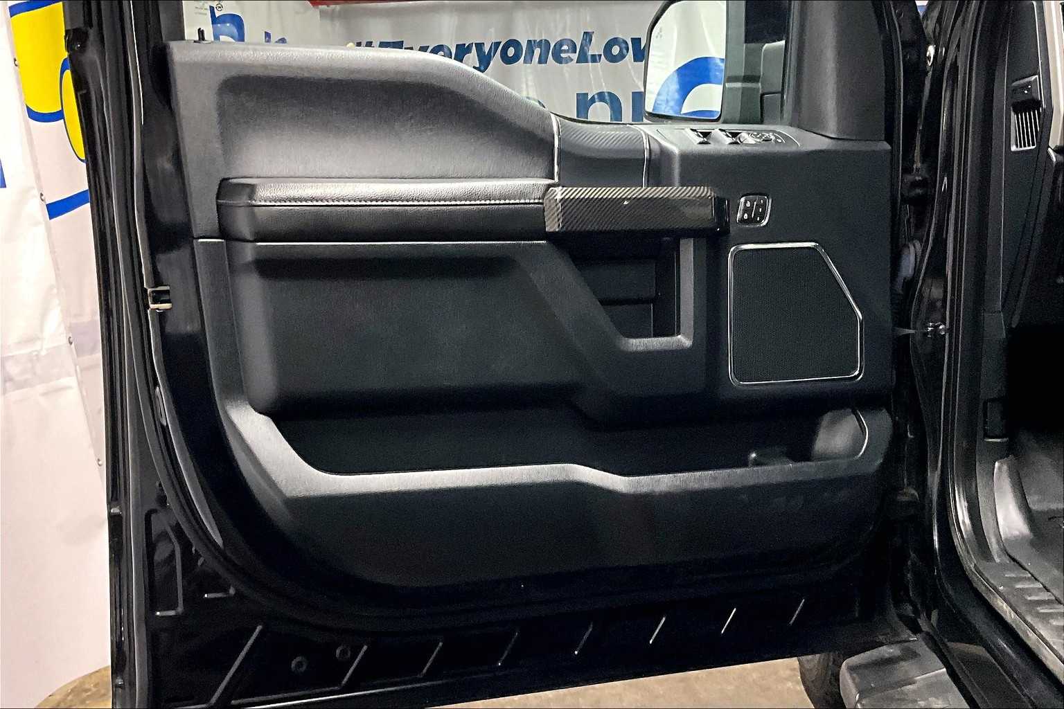 2019 Ford F-150 LARIAT - Photo 9
