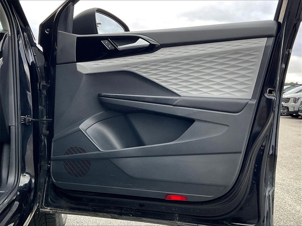 2023 Volkswagen Taos 1.5T S - Photo 11