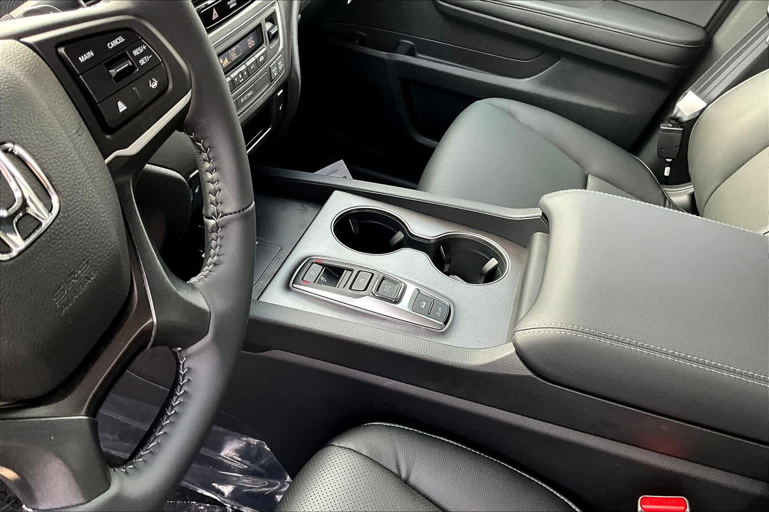 2025 Honda Ridgeline RTL+ - Photo 14