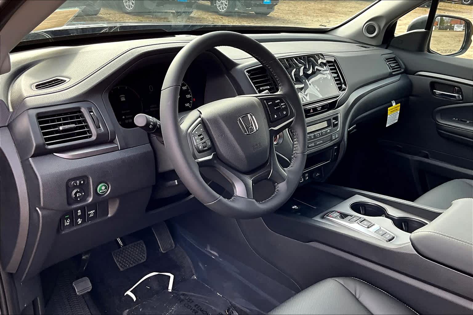 2025 Honda Ridgeline RTL+ - Photo 9