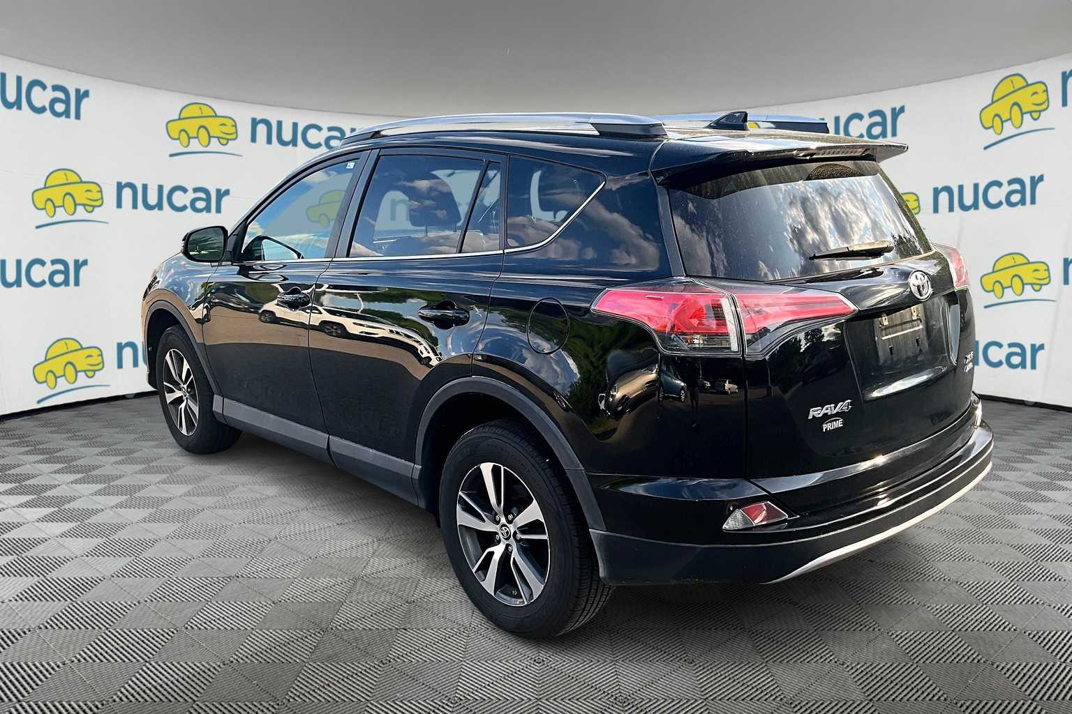 2017 Toyota RAV4 XLE - Photo 3