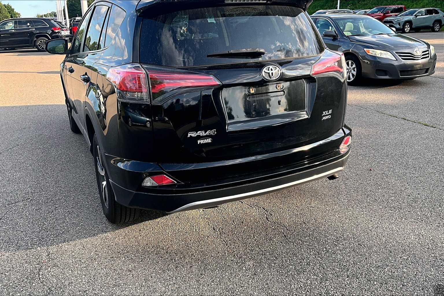 2017 Toyota RAV4 XLE - Photo 7