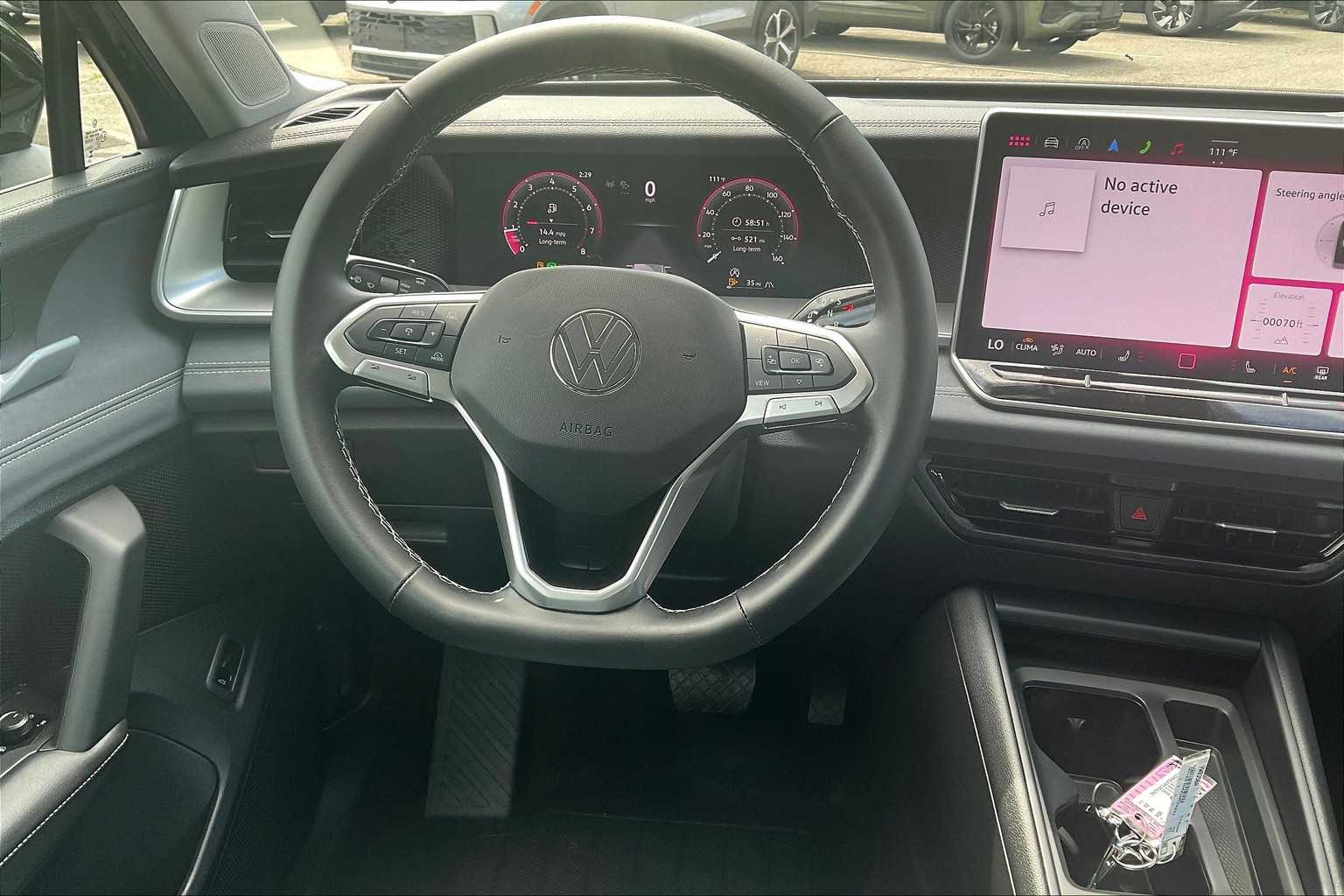 2025 Volkswagen Tiguan SE - Photo 17