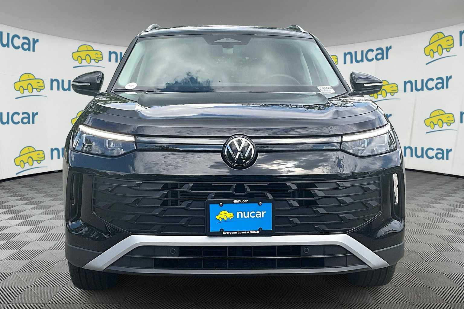 2025 Volkswagen Tiguan SE - Photo 2