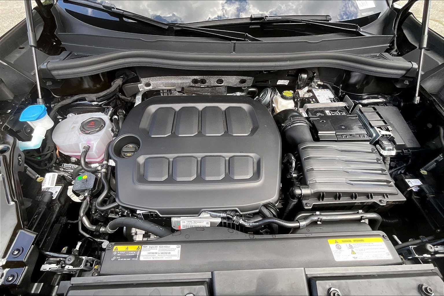 2025 Volkswagen Tiguan SE - Photo 28