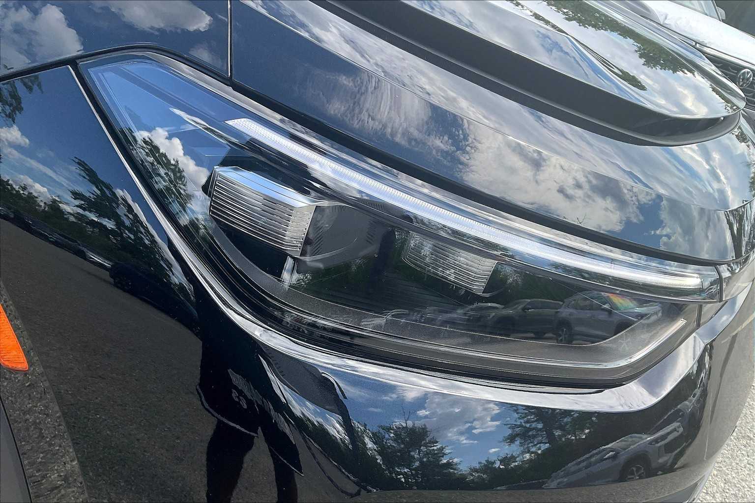 2025 Volkswagen Tiguan SE - Photo 31
