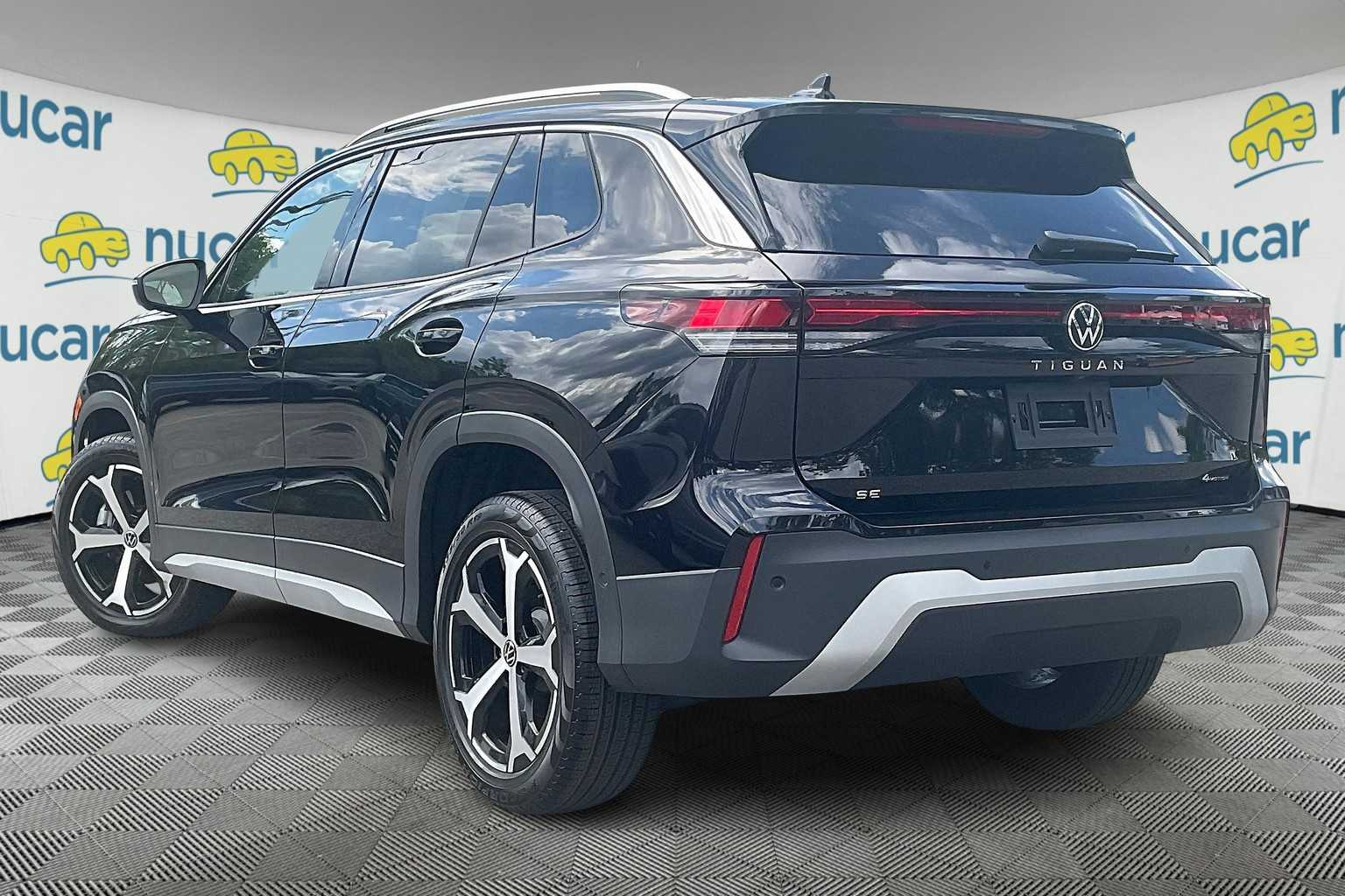 2025 Volkswagen Tiguan SE - Photo 4
