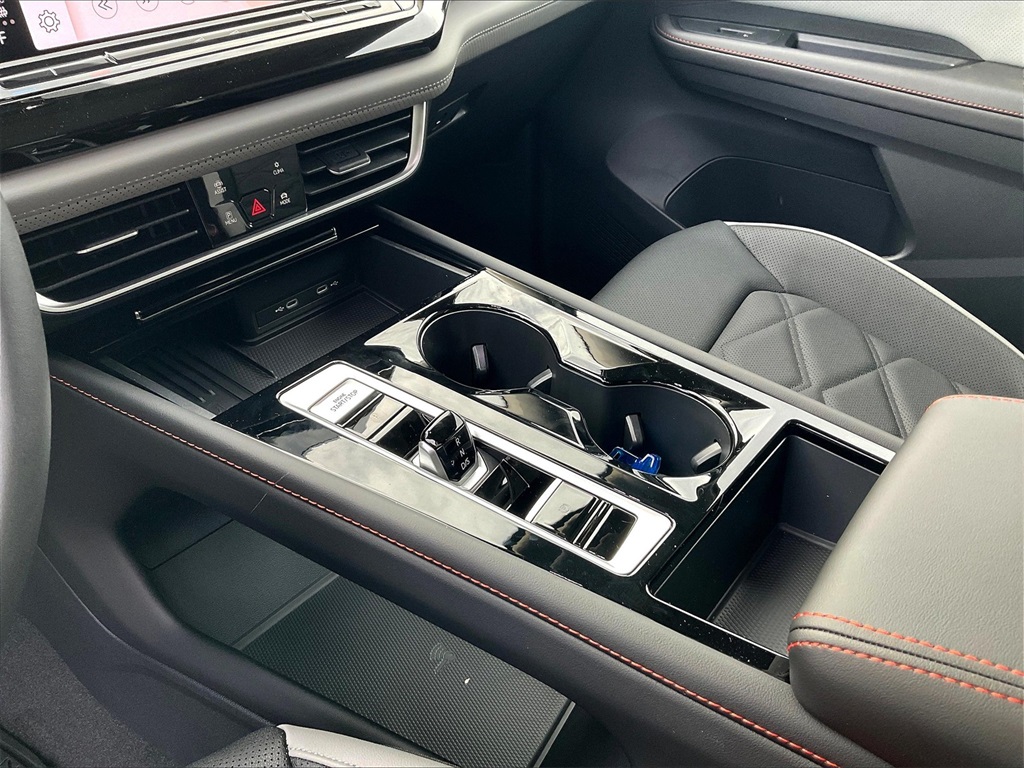 2025 Volkswagen Atlas 2.0T Peak Edition - Photo 14