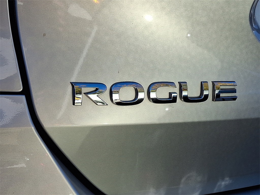 2020 Nissan Rogue SV - Photo 10